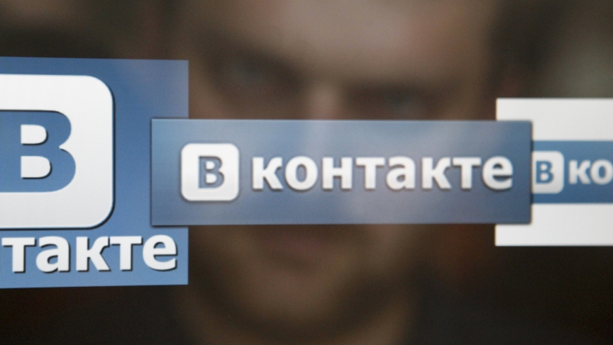 перенести сайт на другой хостинг и домен